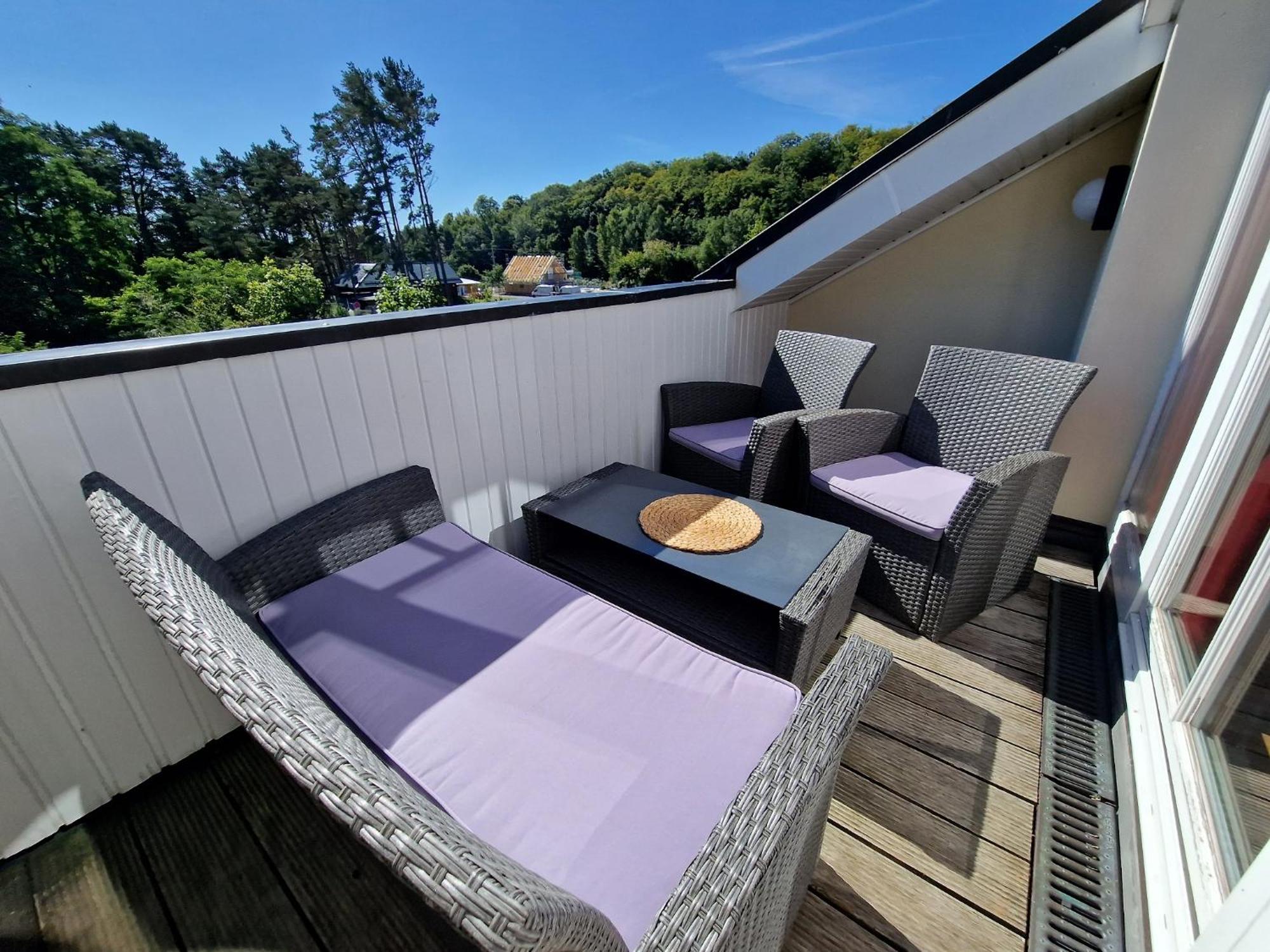 Apartment Duenenpark - Komfortplus Mit 1 Schlafzimmer Und Balkon Im Dachgeschoss 231 *